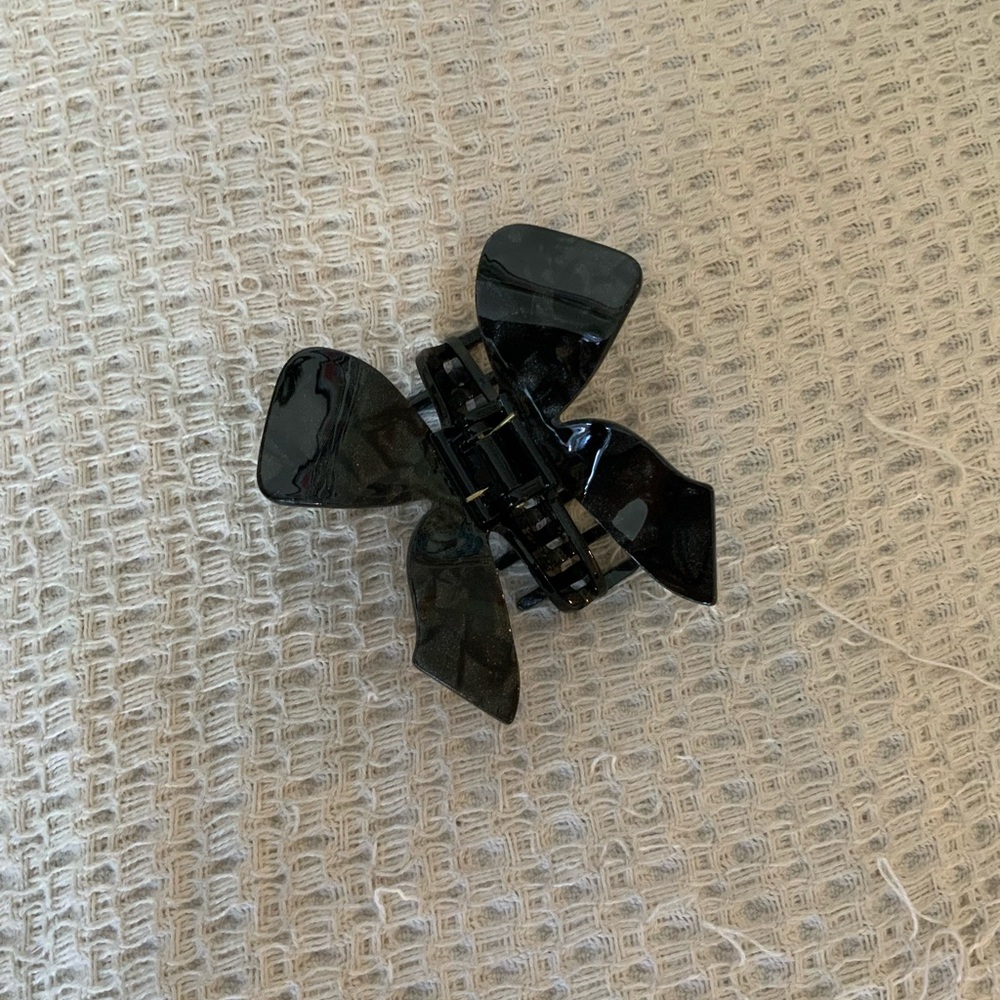 New Maison Miette x Anthropologie Black Bow Holiday Hair Claw Clip Accessory
